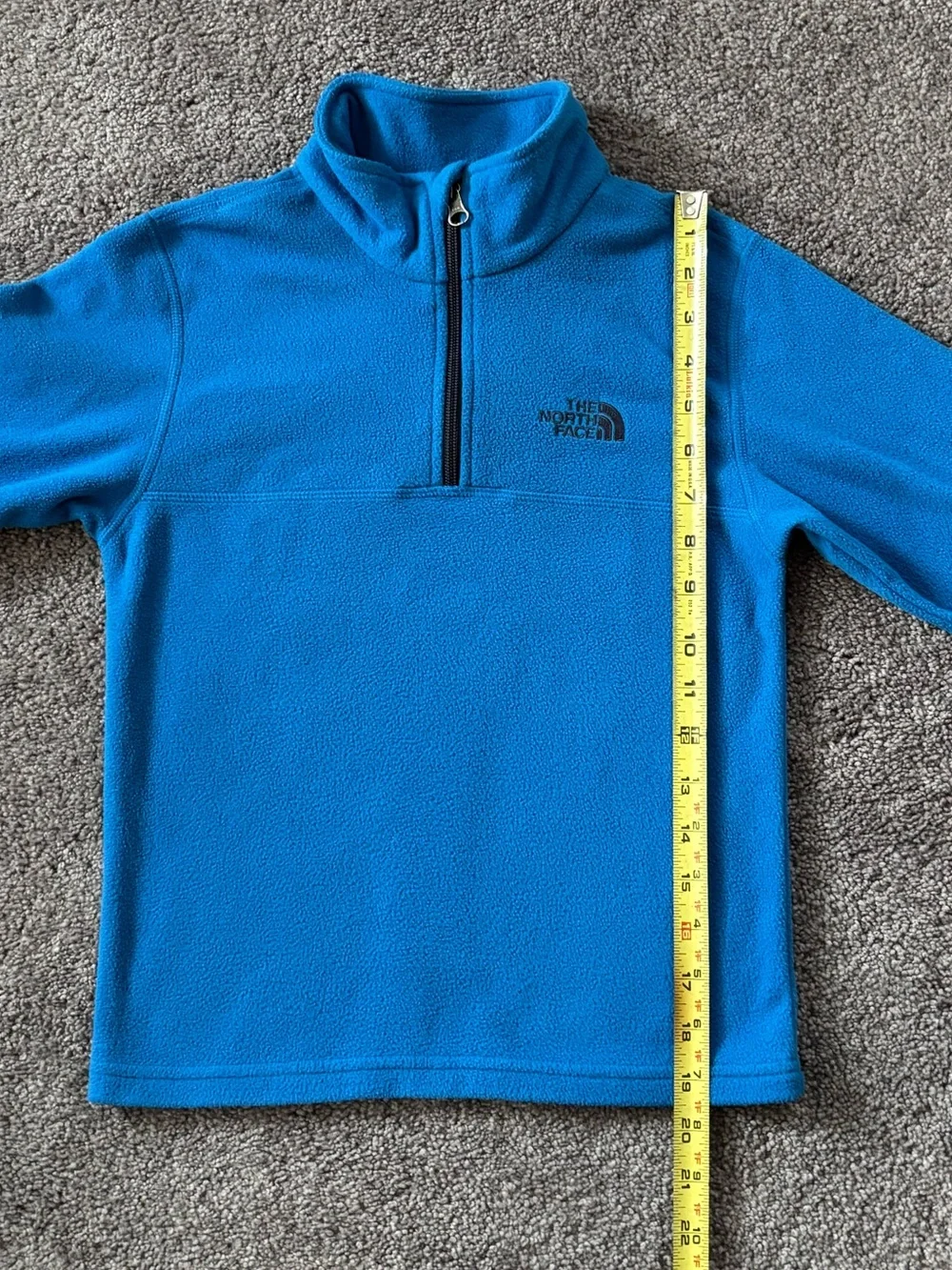 Boys North Face Pullover - Small